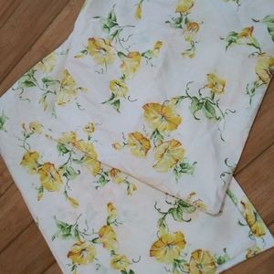Vintage Set of 2 Standard size Pequot No Iron Percale Pillowcases Floral Yellow